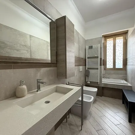 Orlandi Elegant דירה